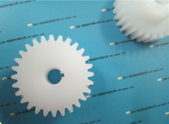 高(gao)韌性(xing)咊(he)耐(nai)磨(mo)性尼龍612製成齒(chi)輪(lun)